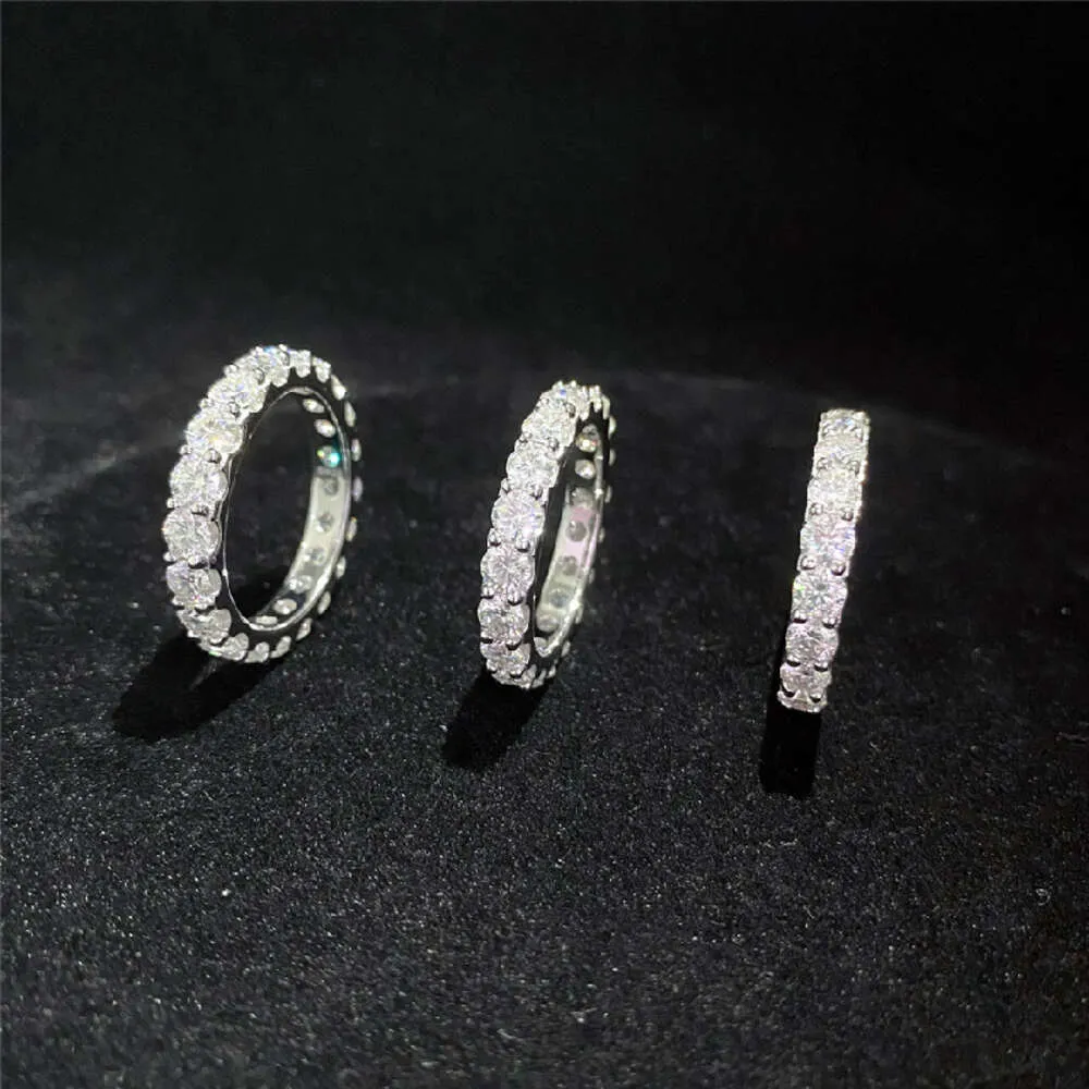 D Color VVS1 Moissanite Diamond Eternity Pierścień Doskonałe cięcie okrągły kamień hip -hop S925 Kubańczyka