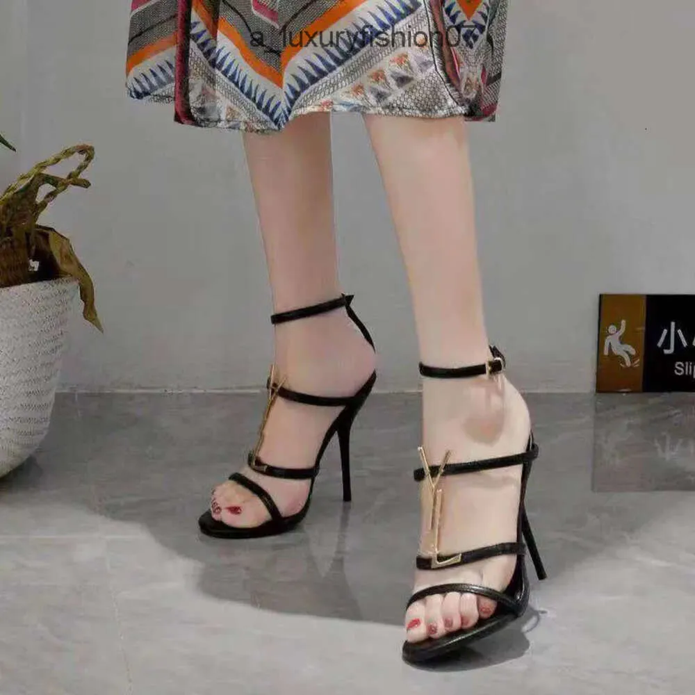 Модные роскошные женские буквы сандалии летние дизайнерские туфли патентная кожа сексуальная супер 10 см свадебная металлическая пряжка с большим размером высота он yslheels ysllines