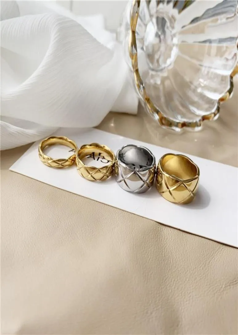 Мода Геометрия Rhombus Diamond Designer Rings для женщин мужские мужчины 18 тыс. Золотая нержавеющая сталь Простая любовь кольца кольца свадебная еврей7129050