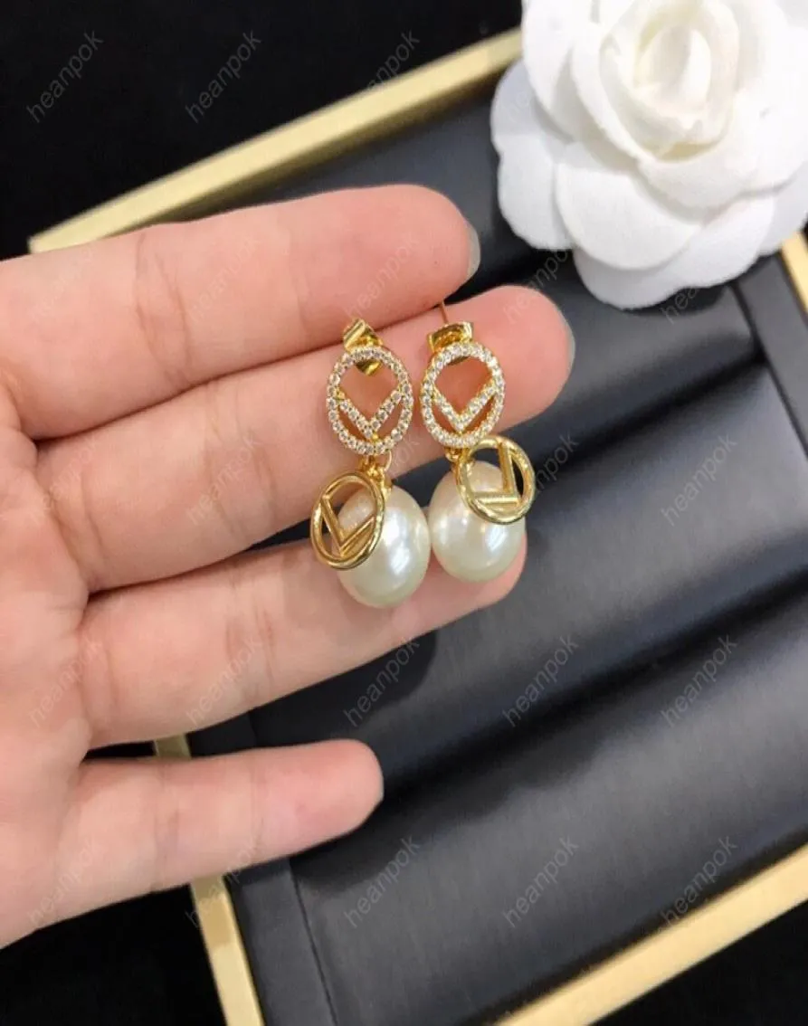 Boucles d'oreilles de goujon de perles de perle 925 Silver Diamond Earring Fashion Letter des oreilles Lady Luxury Hoops F Designers Bijoux avec 7678612