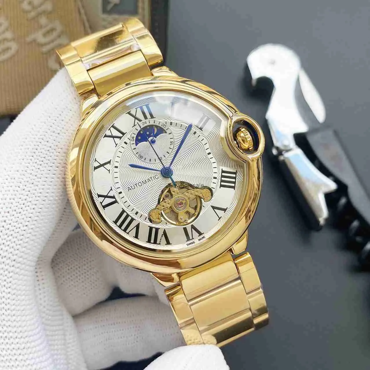 Mécanique bande en acier solide inférieur Transparent Mens and Womens Universal Wristwatch 211