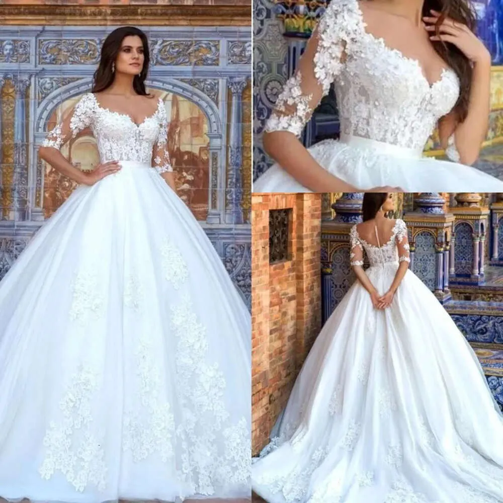 Modest A-Line Applique Lace 2019 Vintage Robes Half Mancheves Covered Bouton Back Tulle Chapel Train Wedding Bridal Robes