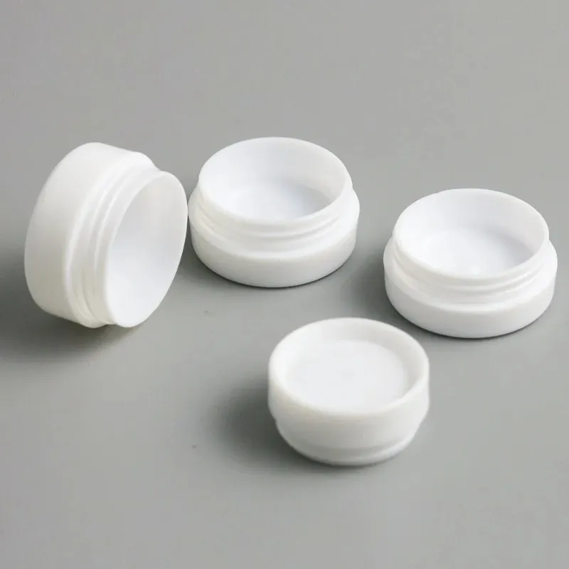 Mini plástico branco plástico vazio jarra viagem de amostra cosmética Maquia