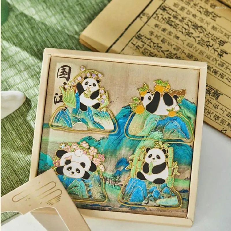 Variety Panda Patroon geschoeide metalen bladwijzers met kwastige hanger Fan-vormige Bookmark Student Gift School Stationery