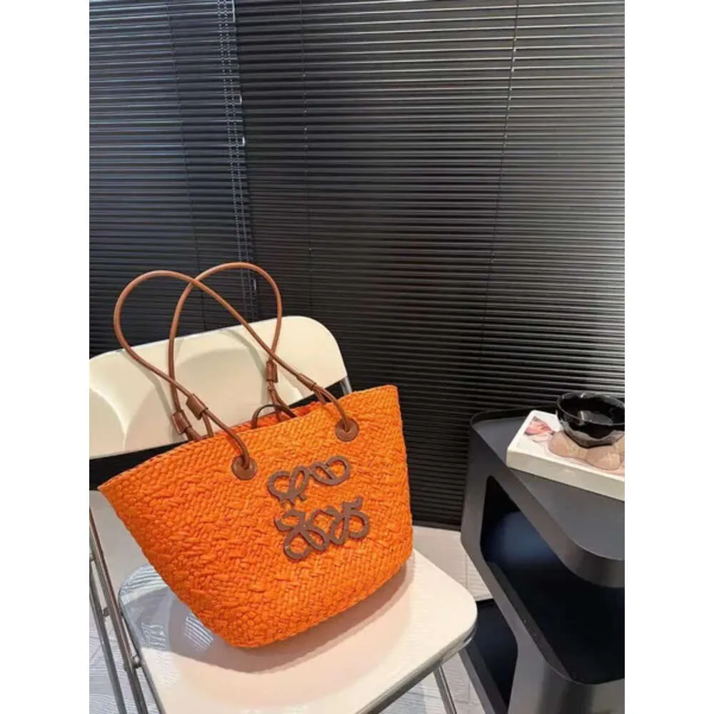 Tasarımcı Sepet Straw Bag Loe Moda Tote Çanta Sepet Straw Bag Tasarımcı El Dokuma Çapraz Vücut Açık Plaj Çanta Bayanlar Yaz Çantası Yüksek Kalite Lowewes 8310