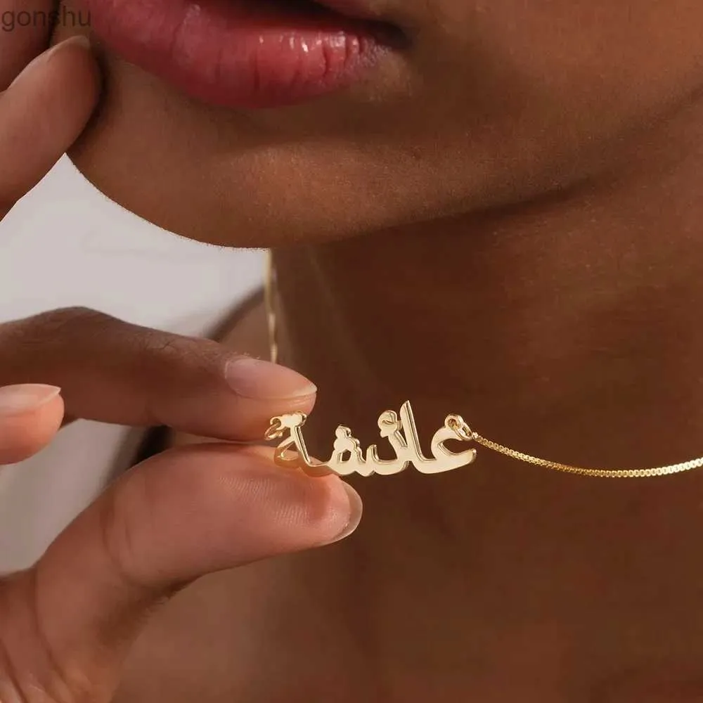 Colliers de pendentif Collier de nom arabe personnalisé pour femmes et chaîne argentée Boîte en acier inoxydable