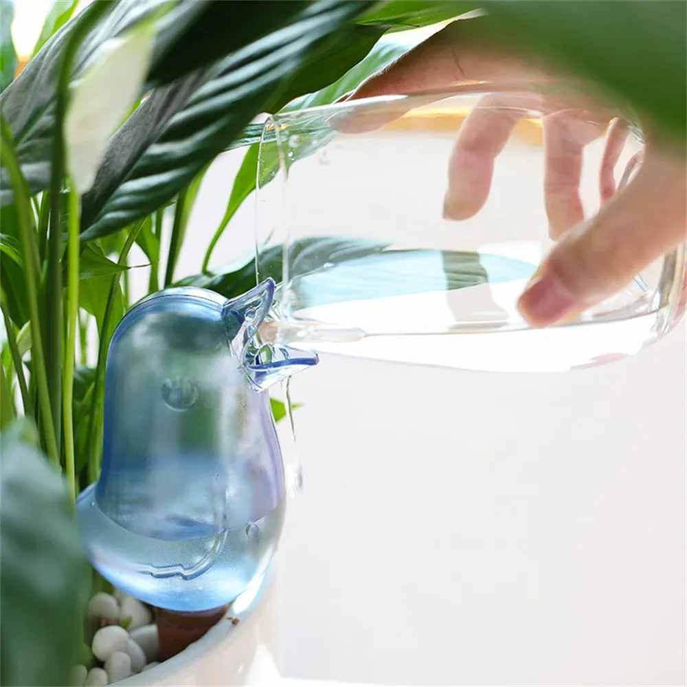 KITS 1pc Household Dispositivo di annaffiatura automatica della pianta Waterer Autonaffiatura a forma di uccello di plastica Aqua lampadine gustosa giardino