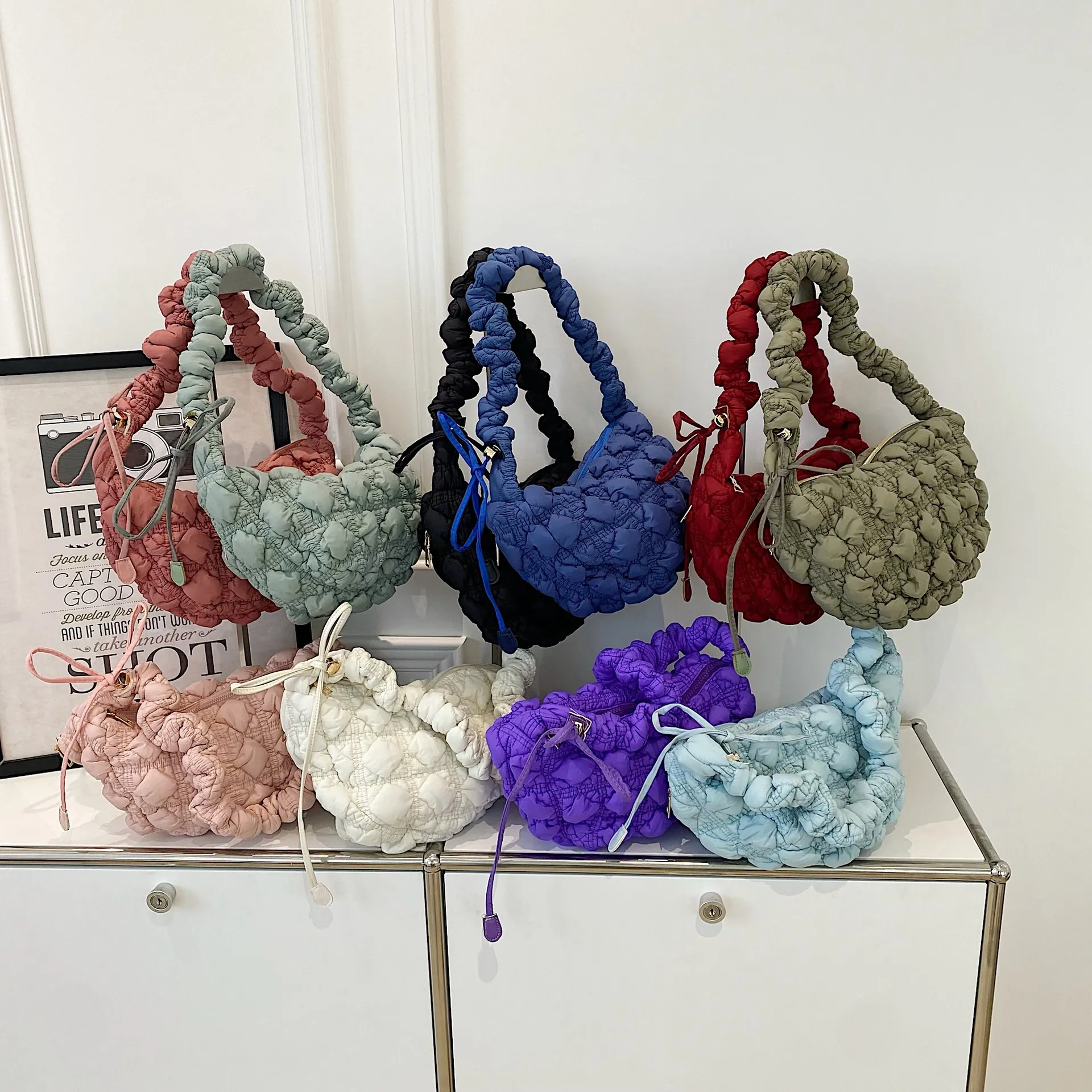 Petit sac nuage plié coréen Instagram Sac sous arme à bulles polyvalentes dans le sac en coton en coton Sac à bandoulière