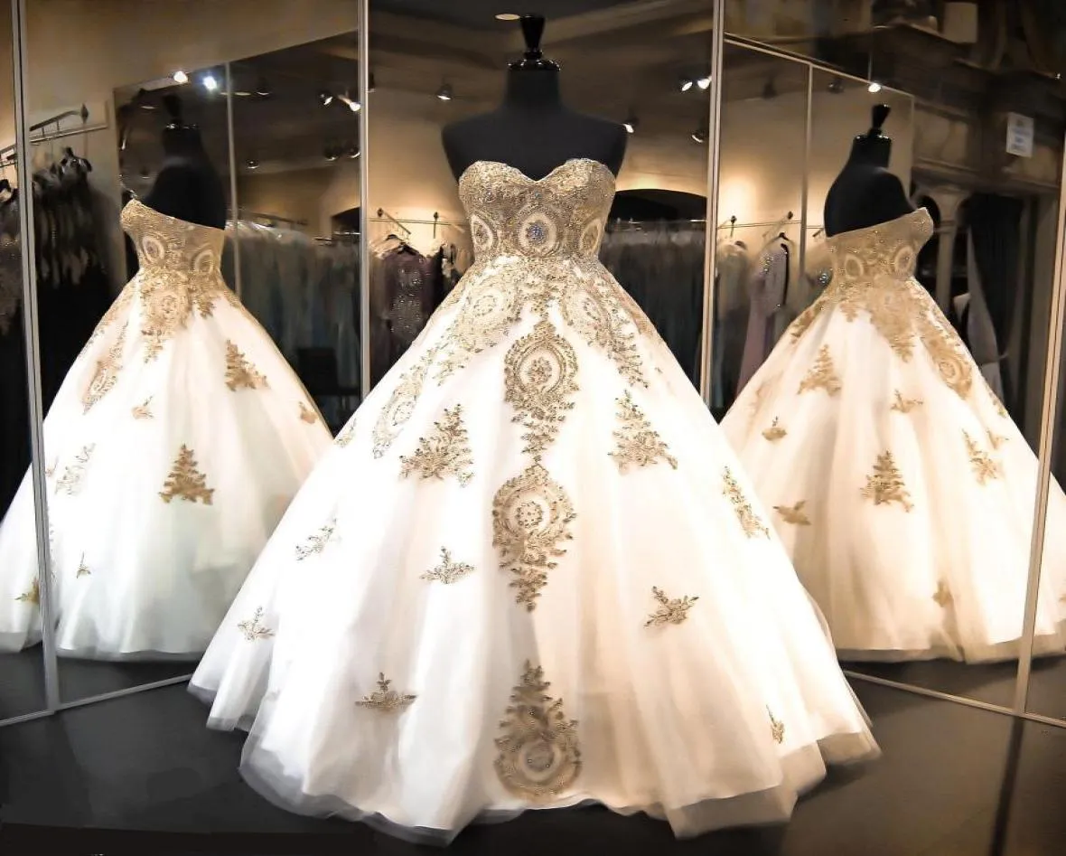 2016恋人Quinceanera Dresses Ball Gowns Tiers Tulle With Gold Aptiques 15 Sweet Prom Party Gowns Custom Pageant Gowns4729606