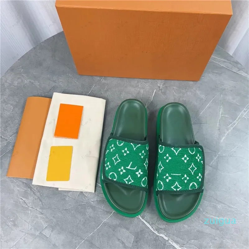 2024 Flat Beach Slippers Sandaler Luxury Shoes Men Women Leather Flip Flops Sandaler Flat Sewing Beach Flats Designer Shoes