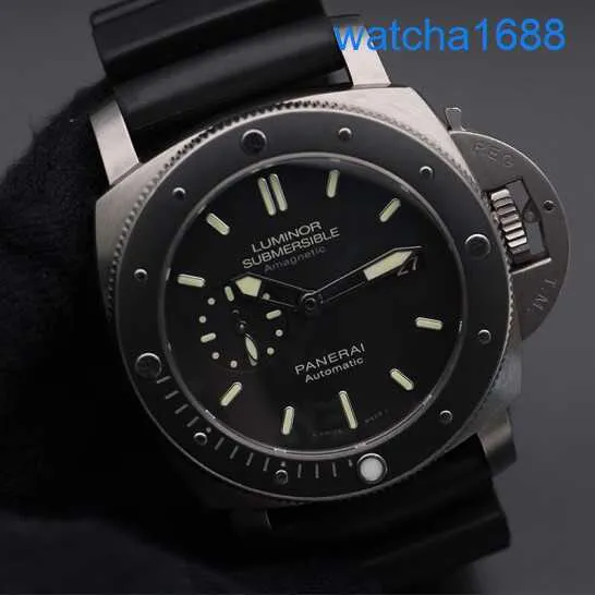 Montre la bracelet de marque panerai série submersible 44 mm sport noir lueur noire dans le caoutchouc imperméable foncé affichage de luxe de luxe bancaire noir disque de disque noir pam00389