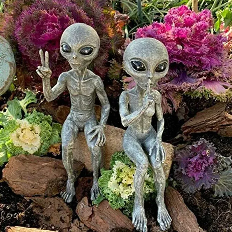 Decoraties Grappige hars Alien Standbeeld Outdoor Garden Decoratie UFO DWARF Sculptuur Desktop Home Decor voor Halloween Kerst ornamenten