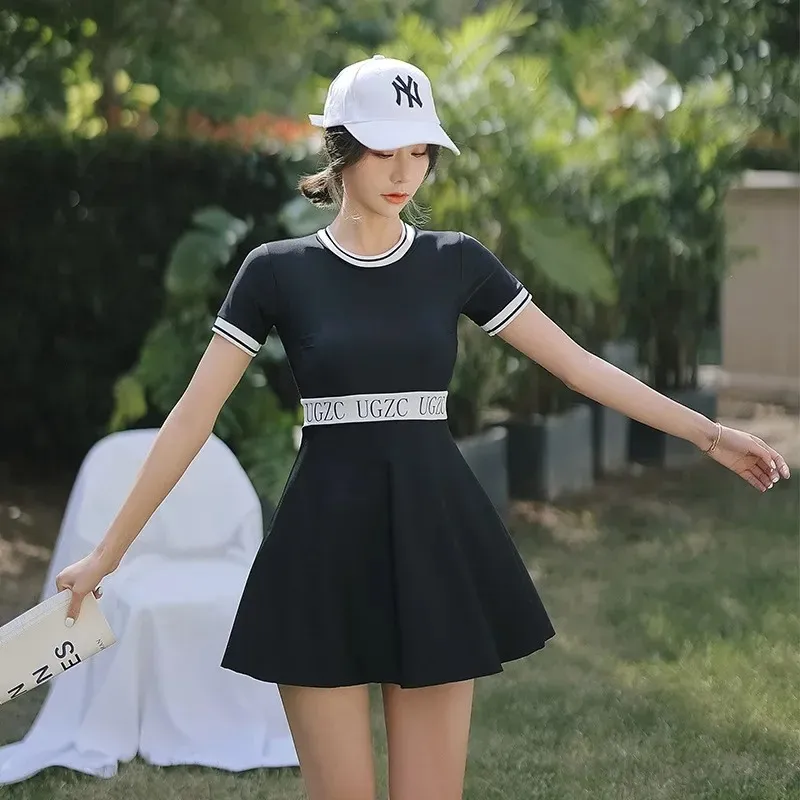 Student Maigneur Boxer Boxer de style jupe pour femmes est conservateur et mince et ont de petites coffres réunis