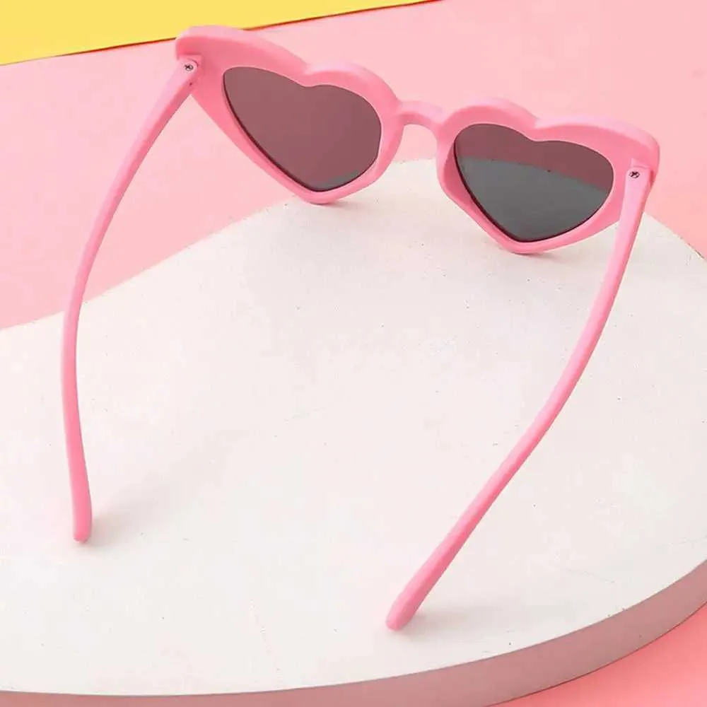 Óculos de sol HGQ8 Kids Heart Sunglasses Sunglasses Vintage Coração de Coração Glasses Sun Glasses Cute Pink Boys Garotas ao ar livre Eyewear de desenho animado por 3-9 anos D240429