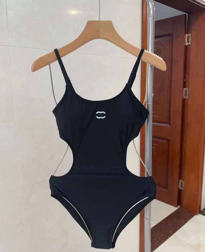 2024 Woman Designer Girl Swimsuit One Piece Swim Pak Women Sexy Ladies Backless Summer Beach Bathing Suits