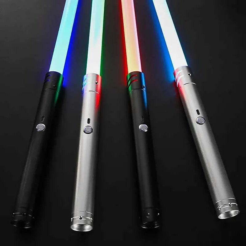 LED Light Sticks 79cm 7-färg 2-i-1 Metal Lightsaber Handhållen Laser Sword Multi-Color Lightsaber inklusive USB-laddning RGB Flash Sword T240428