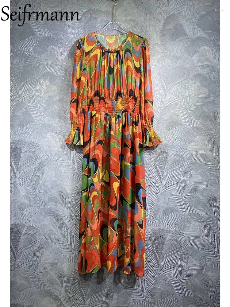 Lässige Kleider Seifrmann Modedesigner Sommer Frauen Kleid Vintage Ruched Geometric Dünnstil O-Neck Flare Sleeve Knöchellänge