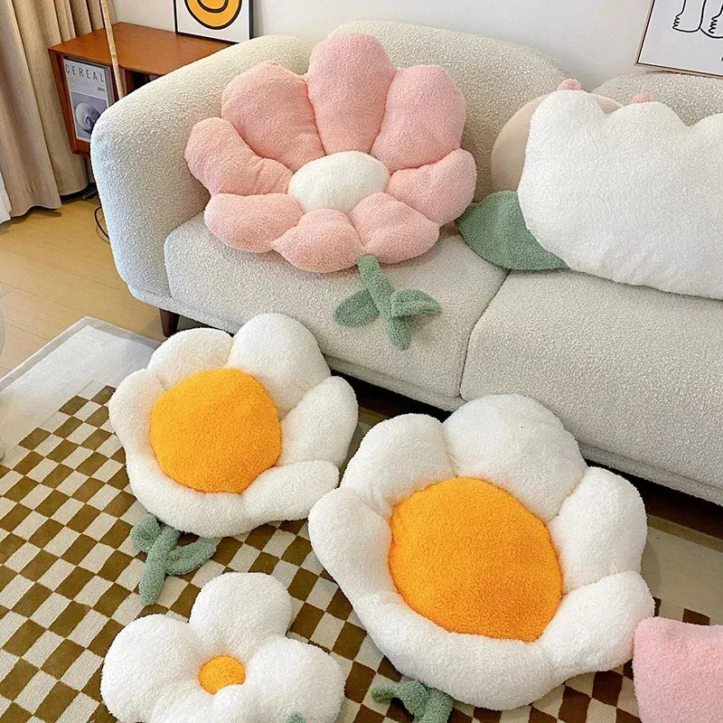 Ins Flower Cushion Söt blommaform Plushstol ryggstöd Kreativ sittande kudde för sängbilssoffa Pad Heminredning leveranser 240424