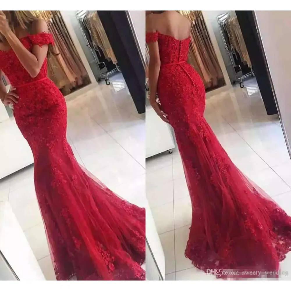 Veatidos Red Lace PromドレスオフショルダービーズのアップリケLong Mermaid Evening Gowns Speak Train Special OCNドレス