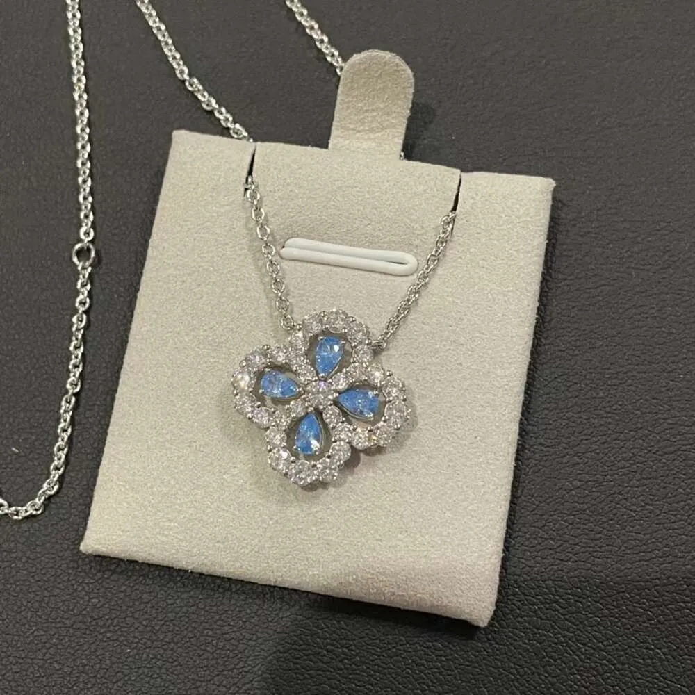 Designers Jewelry HW Light Pendant Necklaces V Gold High Version New Four Leaf Grass Full Diamond HW Sea Blue Necklace Womens 925 Non Fading Instagram High Sense