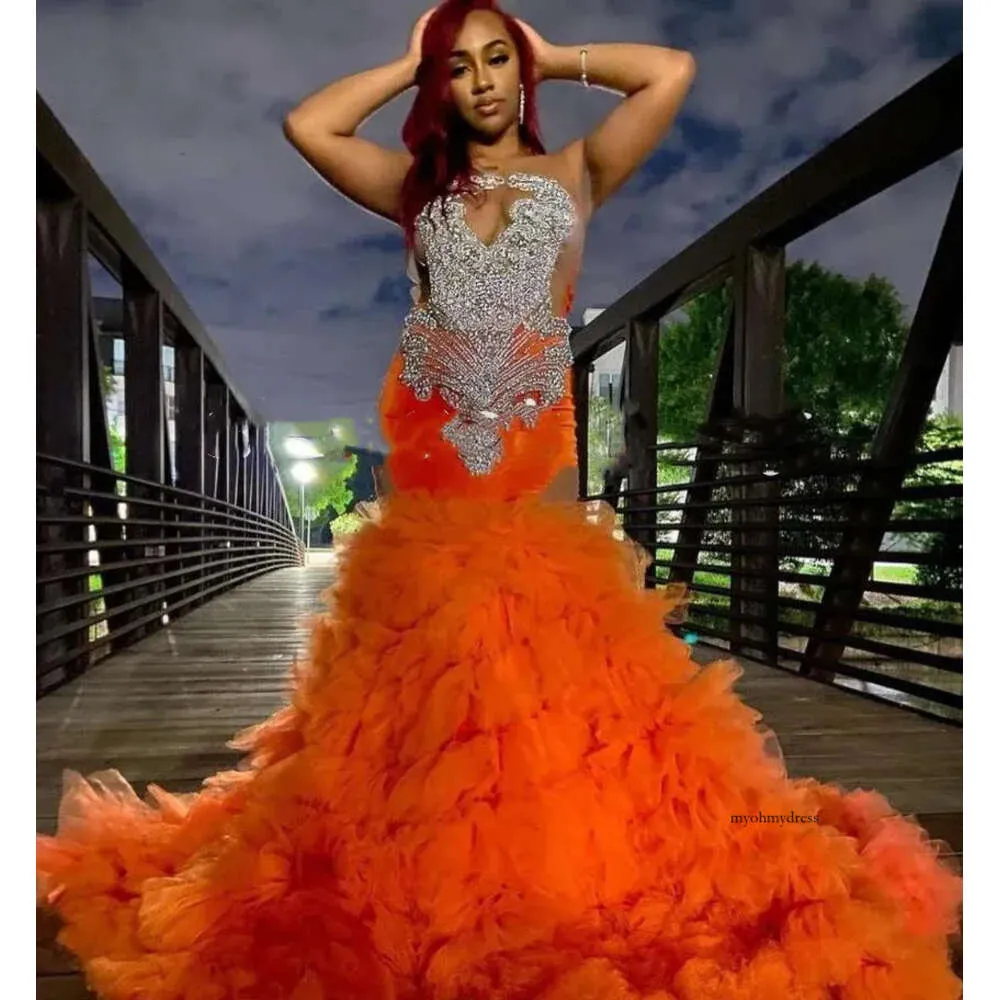 Vestidos de babados laranja vestidos formais de baile para mulheres com um vestido de aniversário de cristal de cristal de diamante brilhante Robe de Soiree 0431