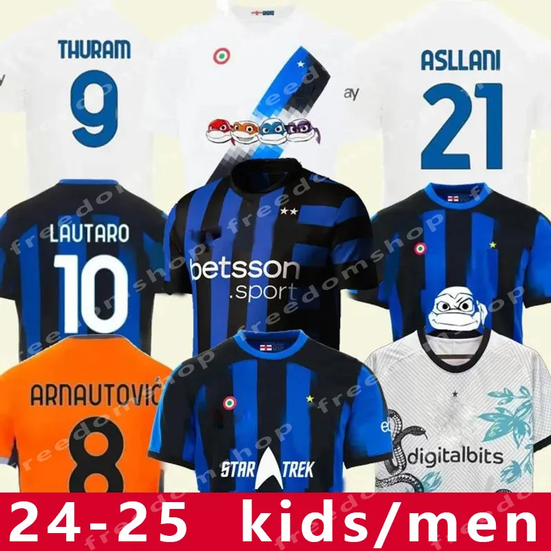 2024 2025 S-4XL Inters Milans Futbol Formaları Lautaro Özel Transformers Barella Çocuk Kiti Maillot 2023 Maglie Futbol Gömlek Çocuk Evi Uzak Üçüncü Özel Yılan