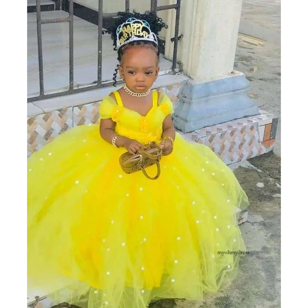 2021 Yellow Pearls Flower Girl Dresses Ball Gown Spaghetti Hand Made Flowers Lilttle Kids Birthday Pageant Weddding Gowns 0431