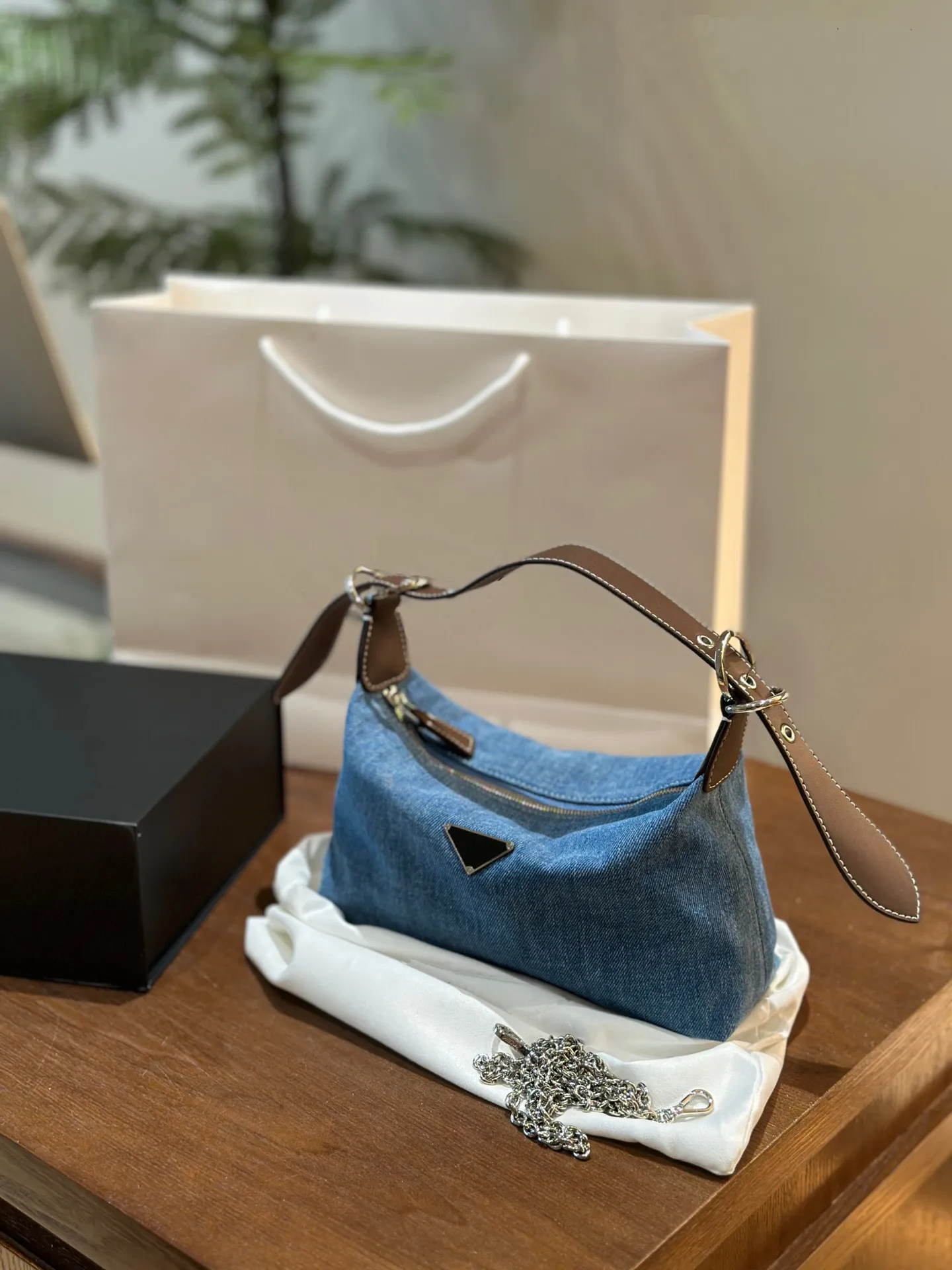 Najnowsza wersja skórzanej ładunki na ramię Crossbody Fashion NVbao Tote Bag Top Quality Blue Dżinsy Hobo pod pachami lunch