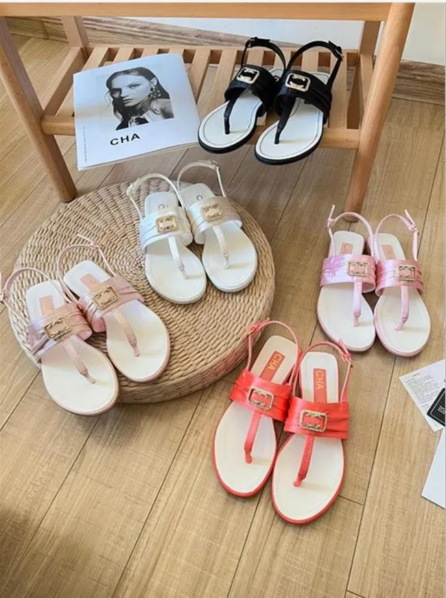 Nieuwe flats sandaal dames schoenen kanaal zomer strandclip teen glijbanen luxe merkontwerper flip-flops gewatteerde ketting bezoeker laten oran toeristen kokkarken schapen geven