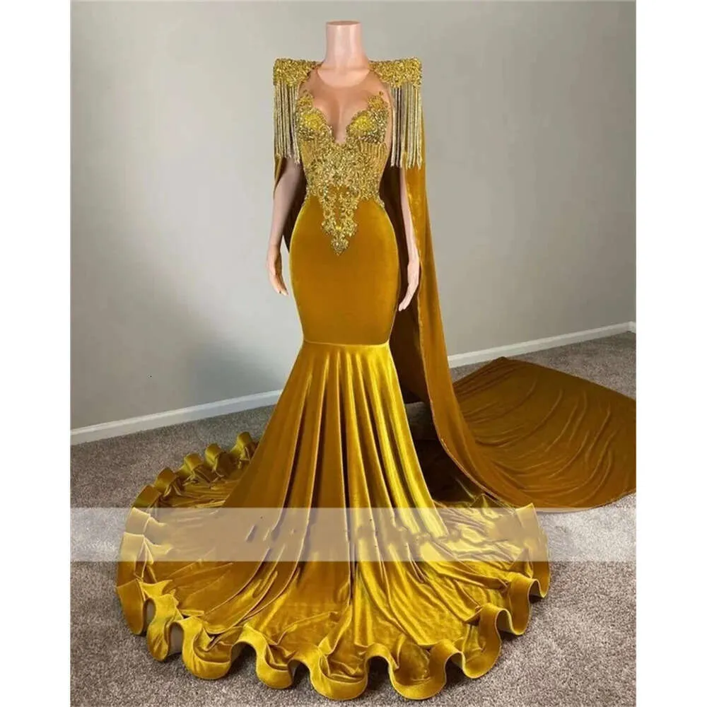 Diamonds Long Prom Dresses Gold 2024 With Cape Sparkly Crystals Rhinestones Beads Gown Tassels Birthday Party Gowns S S s