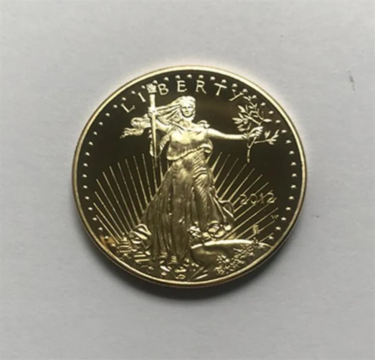 10 PCs Non -Magnet DOM Eagle 2012 Abzeichen Gold plattiert 326 mm Gedenkfeiern amerikanische Statue Liberty Drop Akzeptable CO288E6046832