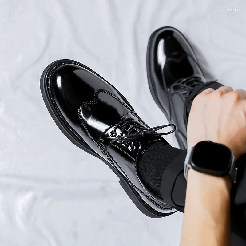 Scarpe casual maschile abito da matrimonio da matrimonio formale nero elegante scarpa in pelle elegante sneaker traspirante calzature da gentiluomo zapatos