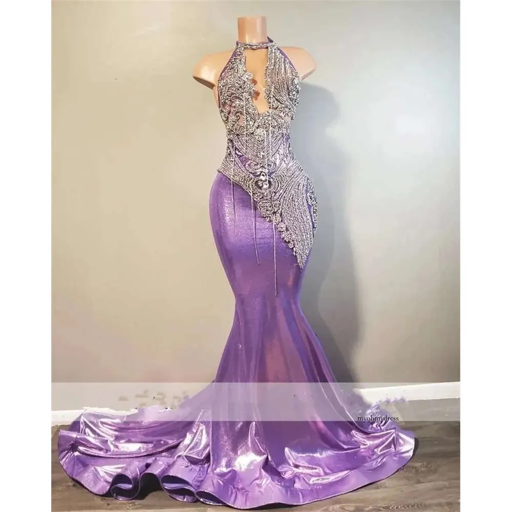 Prachtig lang paarse prom -jurken 2024 Mermaid Halter Style Sparkly Rhinestones Crystals Jurk voor zwarte meisjes 0431