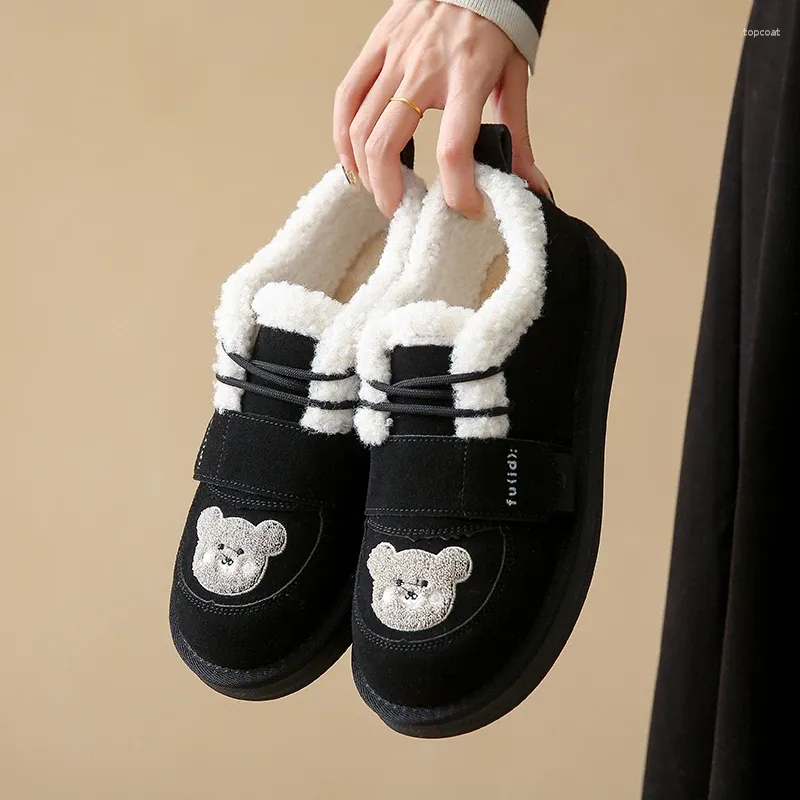 Scarpe casual crlaydk inverno femminile fuzzy caldo moccasin carino orso soft house per ragazze in pelliccia di pelliccia slip all'aperto in pelle scamosciata su slip su stivali da booties