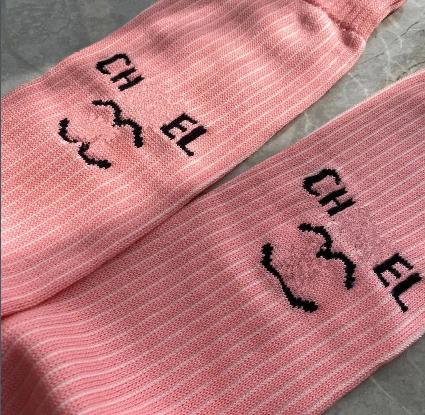 Designer tricot leg réchauffeur de pied chaussettes bas pour femmes pour femmes fashion filles coton streetwear streetwear hosiery lettre de sport