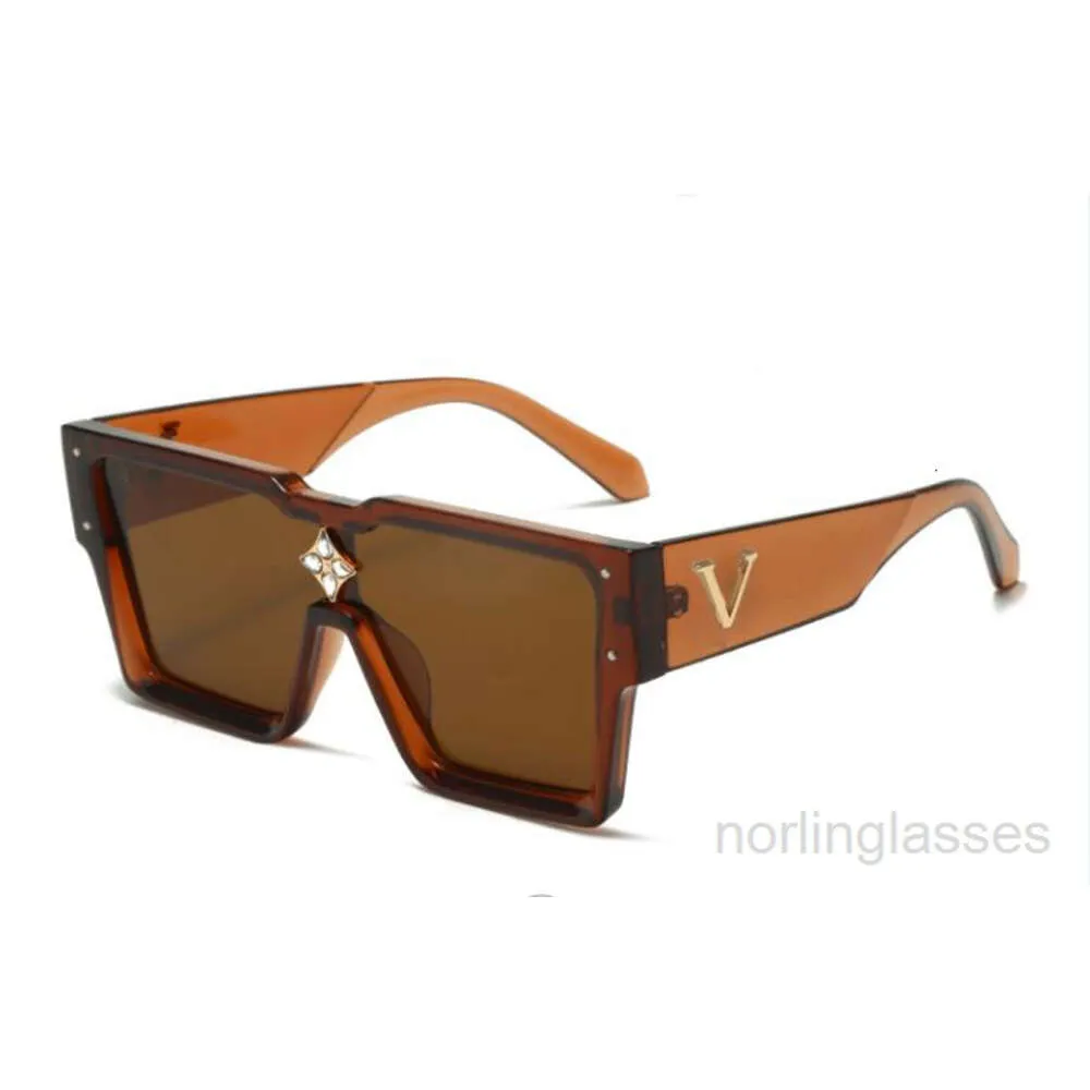 2023 Lunettes de soleil Lunettes de soleil Designes de soleil à la mode des lunettes de soleil pour femmes extérieures UV400 Luxury Mens Big Lens Lunettes de soleil Unisexe Eyewearaqte