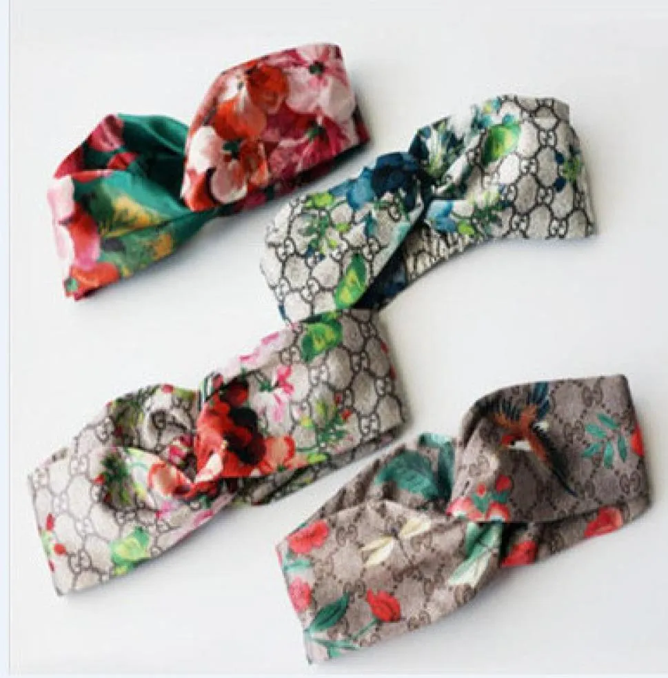 3Clour Designer Elastic pannband för kvinnor och män Kvalitetsmärke girighet och röda randiga hårband Huvud halsduk för kvinnor Girl1153607