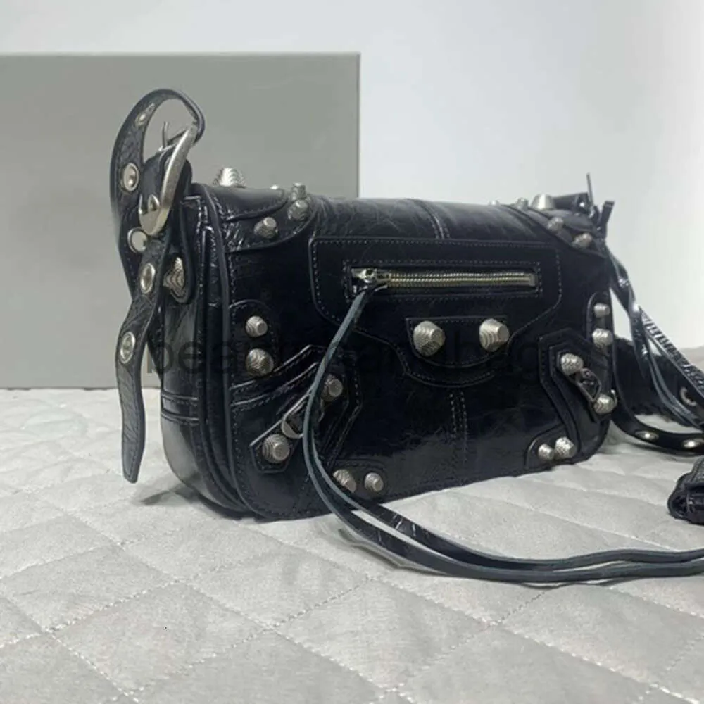 Balencaiiga bag 23 as Le Cagole Men XS Flap Bag in black