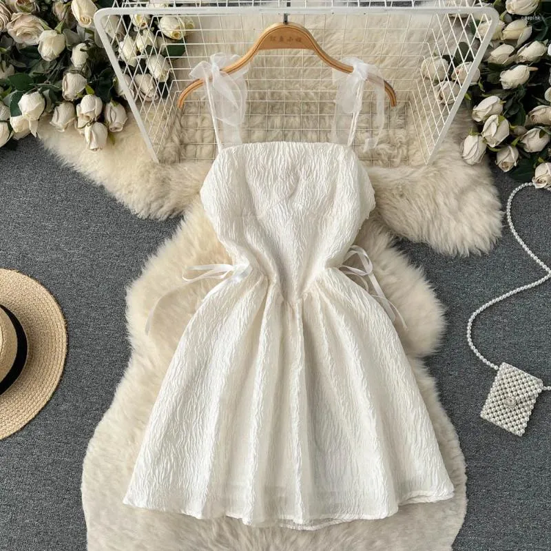 Robes décontractées Femmes Sweet White Robe Mesh Bowknot Spaghetti Spaghetti A-Line Murffon Vestido Lace Up Slim Lady Black Party