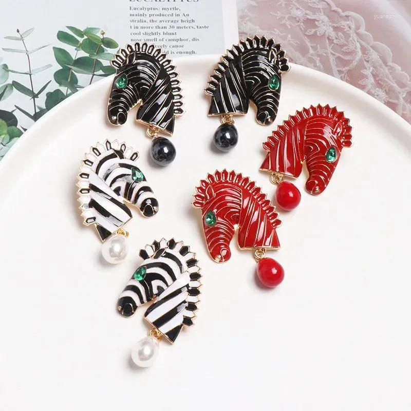 Stud Earrings 2024 Verklaring Animal Trendy Email Zebra voor vrouwen feestmode gesimuleerde pareljuwelen vintage geschenken