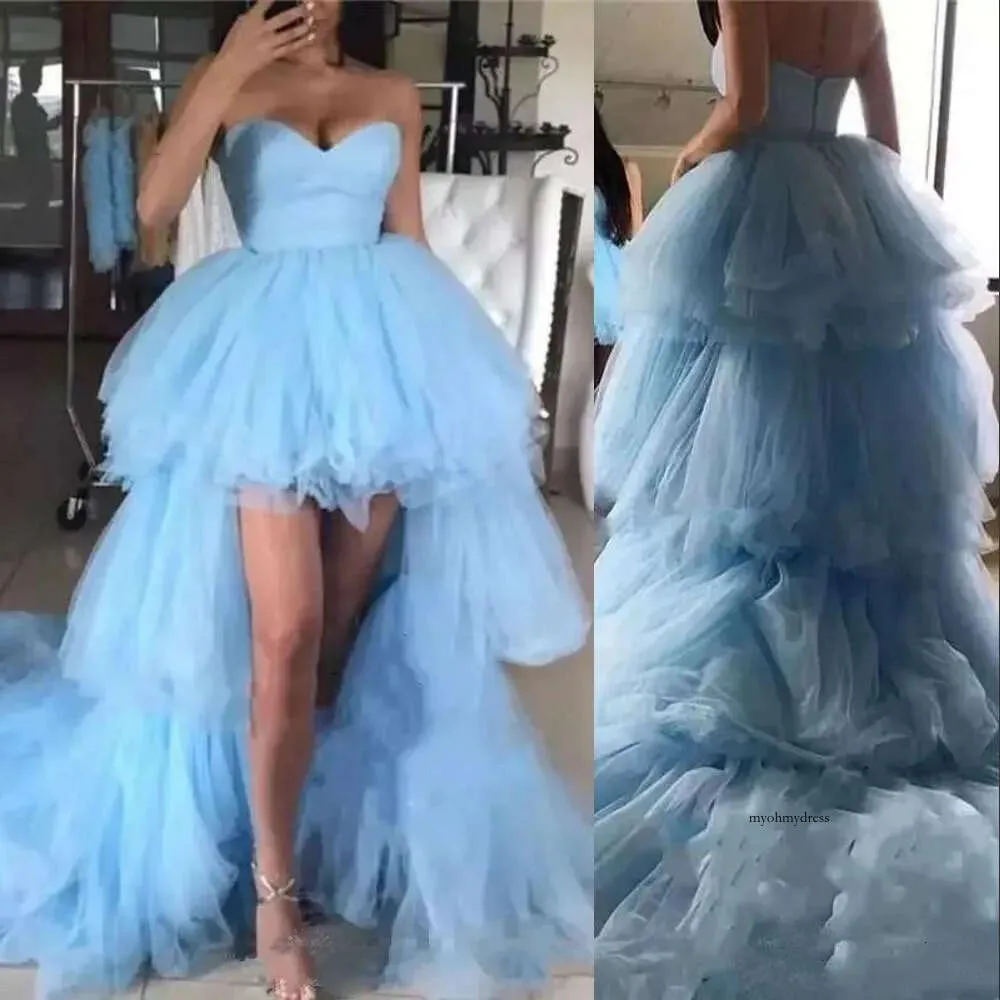 Nieuw modelicht Sky Blue Prom -jurken Sweetheart Tule Tiered High Low Formal Evening Dress Wear Tail Party Jurken Ogstuff Vestidos 0430