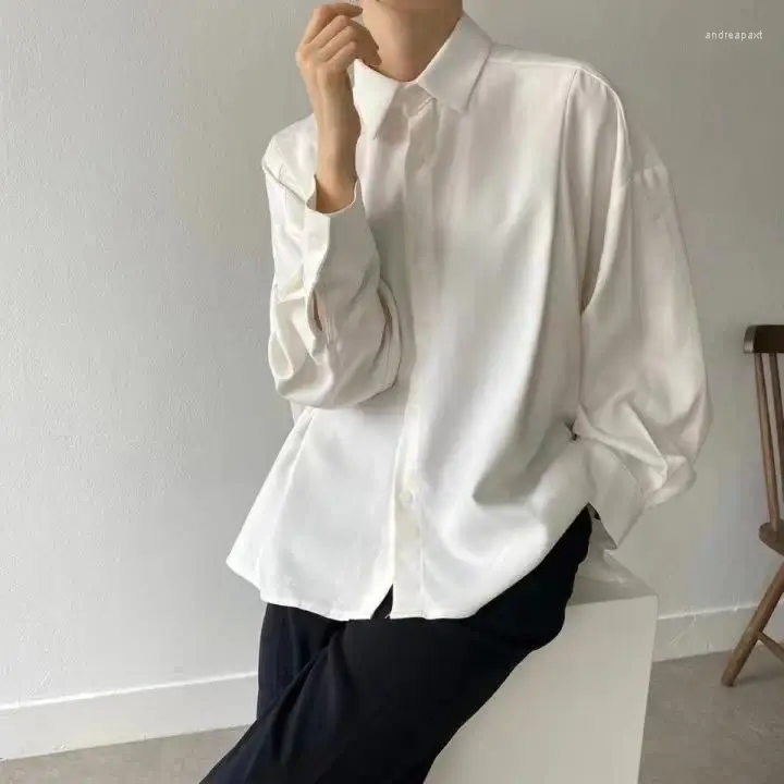 Blans pour femmes coréens chic de design plissé blusas mujer chemises décontractées lâches revers à manches longues