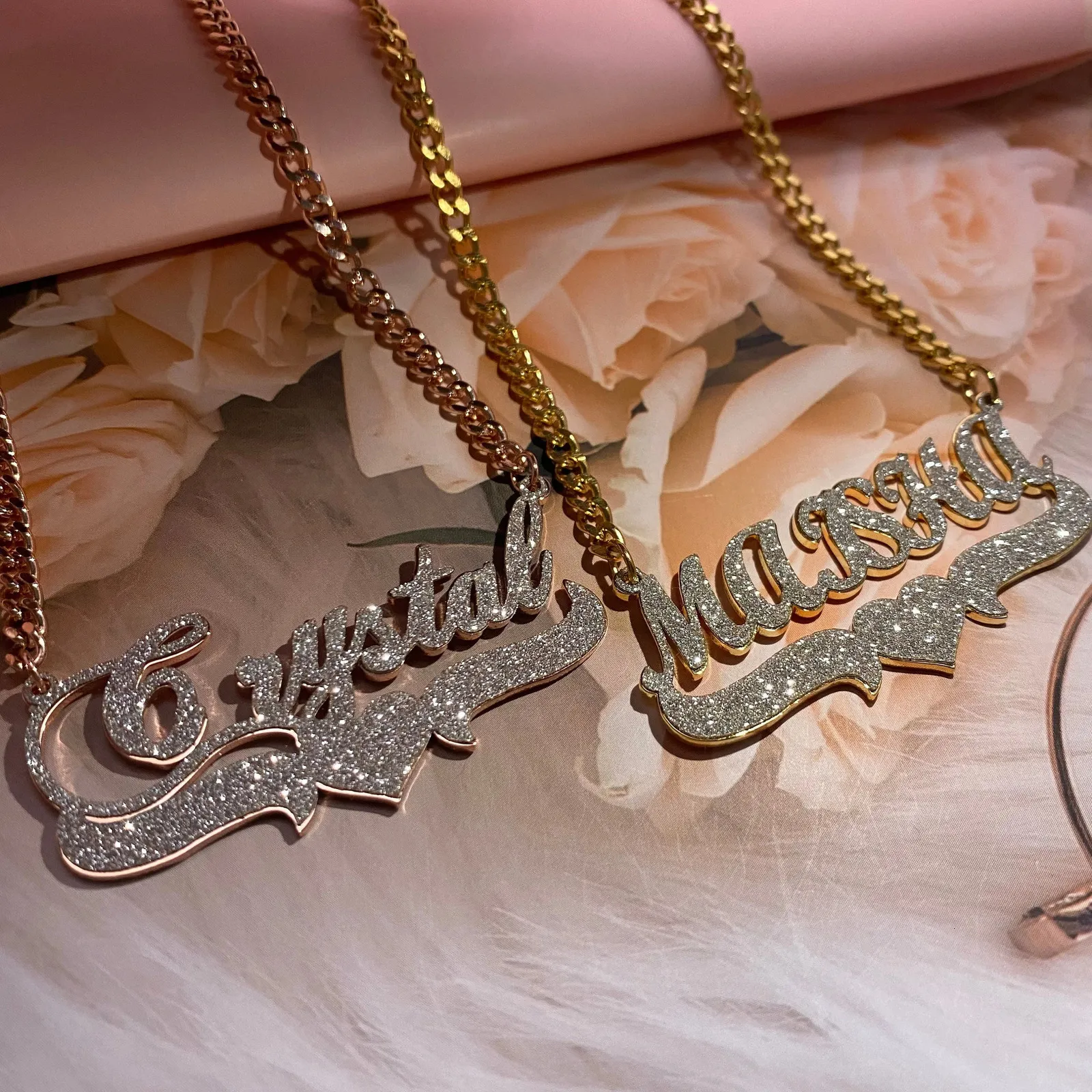 Aangepaste blingnaam ketting met hart bling naam ketting gepersonaliseerd typeplaatje hanger handgemaakte bling sticker ketting voor haar 240430