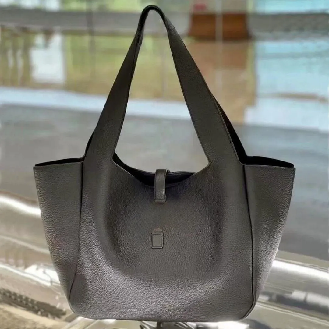 Designerskie torby mody torba torebka torebka z ziarnistą skórzane torby na ramię w torbie damskie duże pojemność luksusowe torby zakupowe plażowa torba podróżna metalowy list