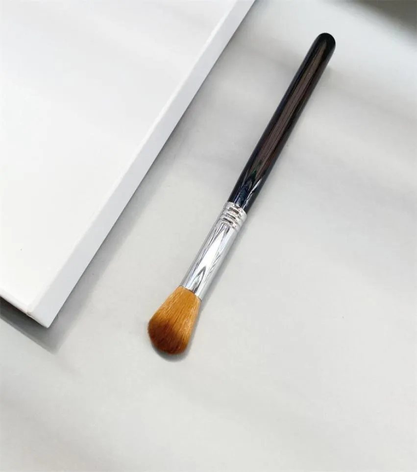 Extreme Structure Contour Makeup Brush F04 Okrągły kość policzkowa Blusher Blisher Bending Beauty Cosmetics Tools1493596