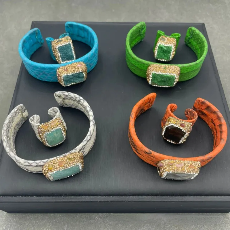 Naturalerzkristall -Lederarmband Ring Set Exquisites modem handgefertigtes Strass -Armband -Schmuck Geschenk für Frauen 240429