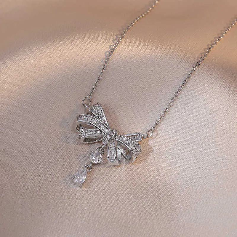 Designer Jewelry Luxury Graf Bracelet Pendant Necklace Female Graf Bow Phantom Square Diamond Water Drop Hollow Full Diamond Simple Collar Chain9527