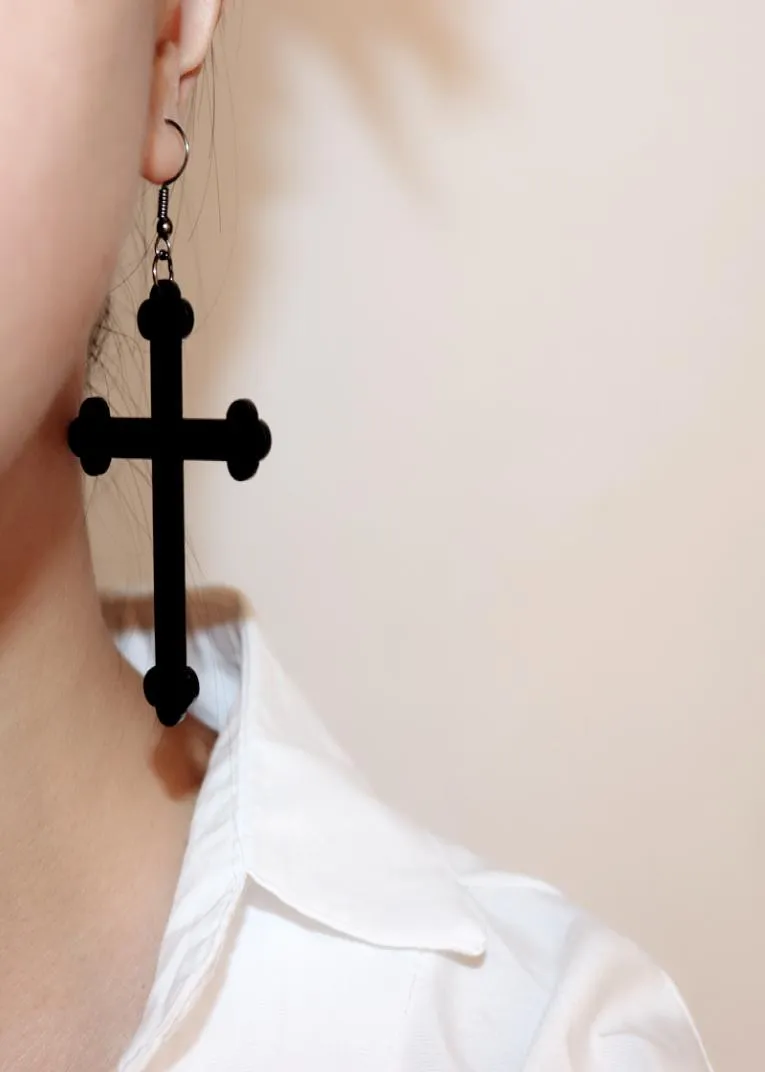 Boucles d'oreilles enracinement en croix noire pour femmes bijoux gothiques accessoires en acrylique6637979