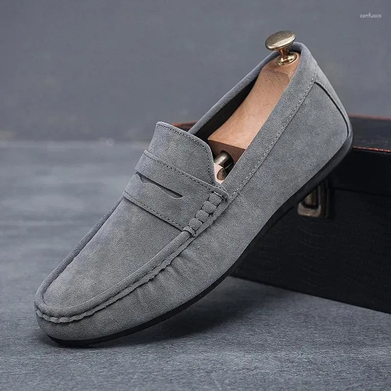 Chaussures décontractées Spring Summer Men Locs Couleur solide en daim mocassins Slip on Driving Shoe Fashion Business Wedding Daily Robe