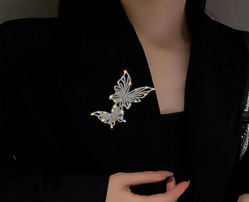 Frauen Designer Brooch Klassiker modisch Full Diamond Butterfly Pin Luxusschmuck Whole16904014949135